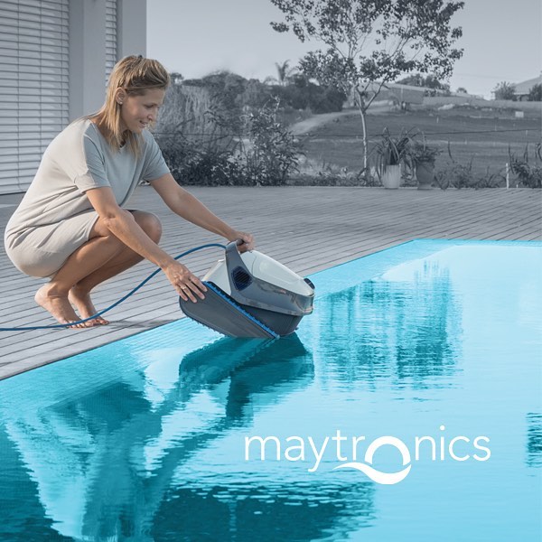 maytronics-dolphin-pool-cleaner